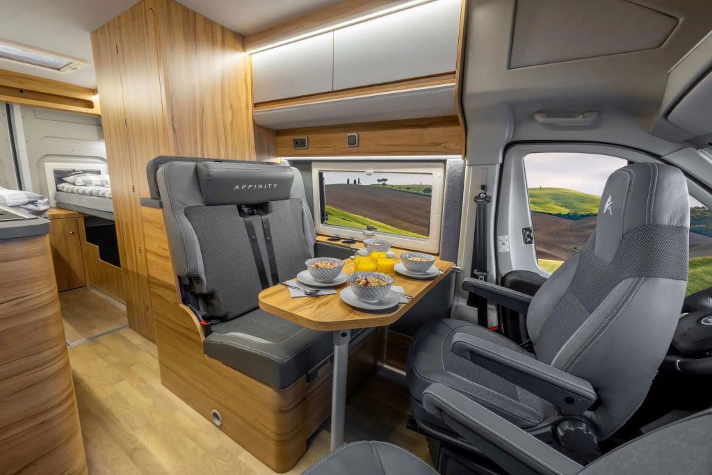 Affinity Three CamperVan Kastenwagen Camper Wohnmobil (1)