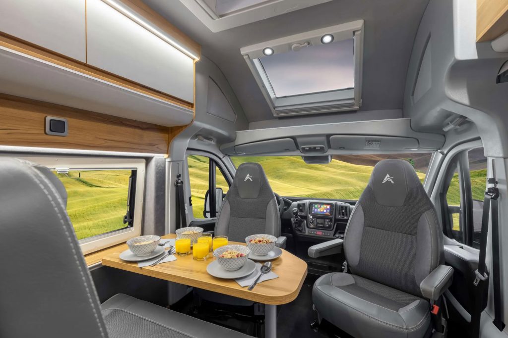 Affinity Three CamperVan Kastenwagen Camper Wohnmobil (12)