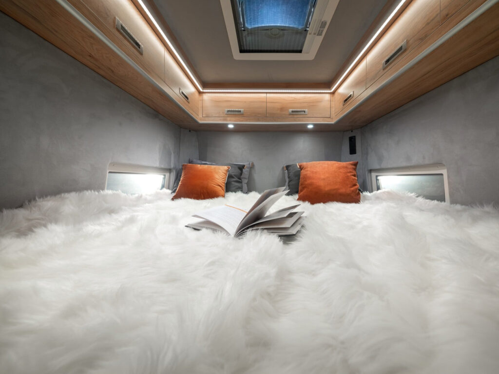 GLOBE TRAVELLER EXPLORER 2Z 2024 (12)