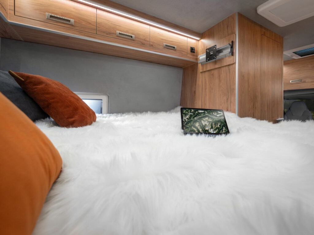 GLOBE TRAVELLER EXPLORER 2Z 2024 (14)