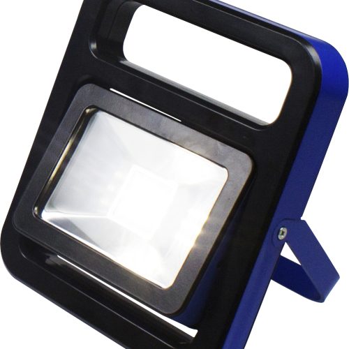 Tragbarer LED Akku Strahler 10 W - LED Campingleuchten von Weingärtner Kabel