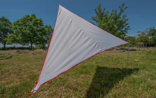 Bent Zip-Canvas Sonnensegel Grau/RV Rot - Pavillons & Tarps