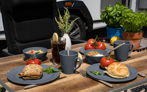 Berger Kynne Polypropylen Geschirr-Set 16-tlg. blau für 4 Personen - Kunststoff und Melamin Geschirr-Sets