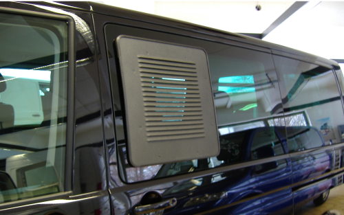 Hülsberg Lüftungsgitter Aluminium passend für VW Bus T6 Schiebefenster rechts - Aussteller und Fensterzubehör