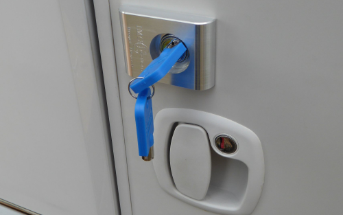 IMC-Creations Schloss für Mercedes Sprinter Profil-Vordertürschlössern + Zellentür +  integrierte Stauraumtüren - Türschlösser von IMC-Créations