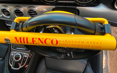 Milenco Hochsicherheits-Lenkradschloss High Security Steering Wheel Lock + Yellow with Pad and Bag - Wegfahrsperren
