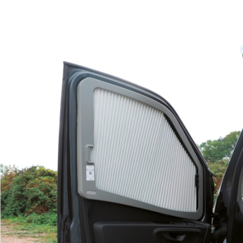 Remis Fahrerhausverdunkelung REMIfront III rechtes Seitenfenster (ohne Einstiegsgriff) für Mercedes-Benz Sprinter 2006 - 2018 - Rollos & Verdunkelung