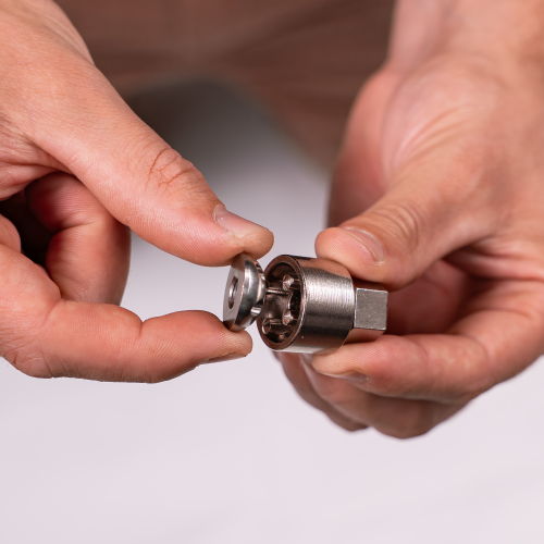 Roof Space Locking Nuts Diebstahlschutz Spezialschrauben Set 3-teilig - Vorzelte & Zubehör für Dachzelte von RoofSpace