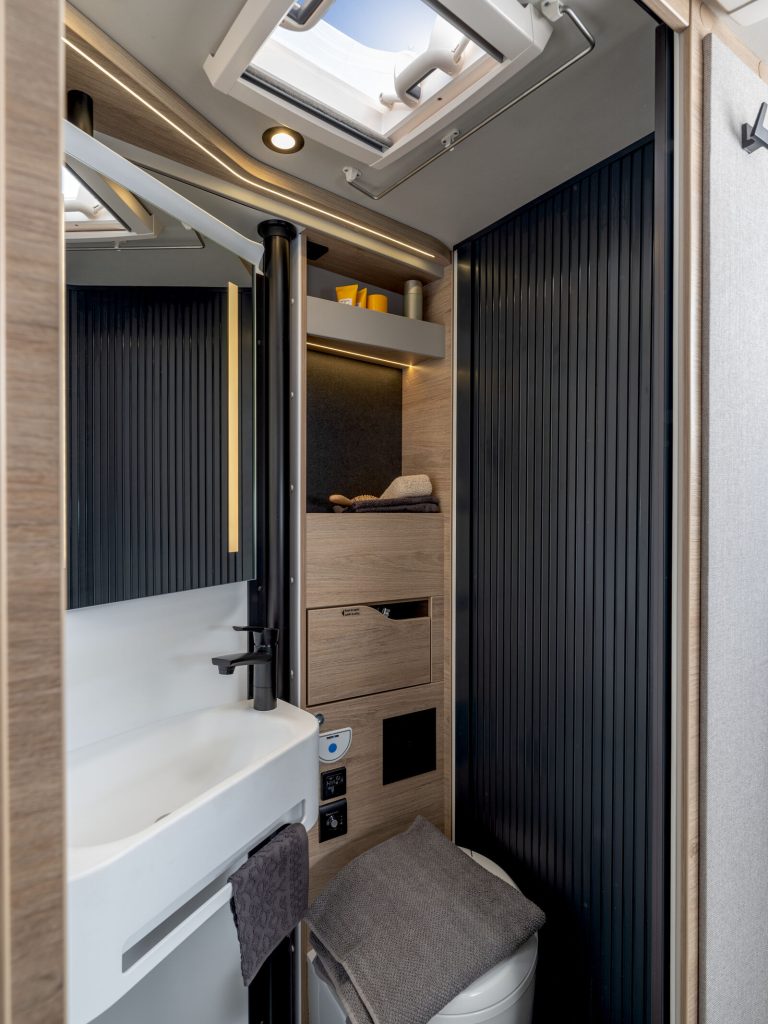 Badezimmer im Knaus Van TI Plus 650 MEG 2027